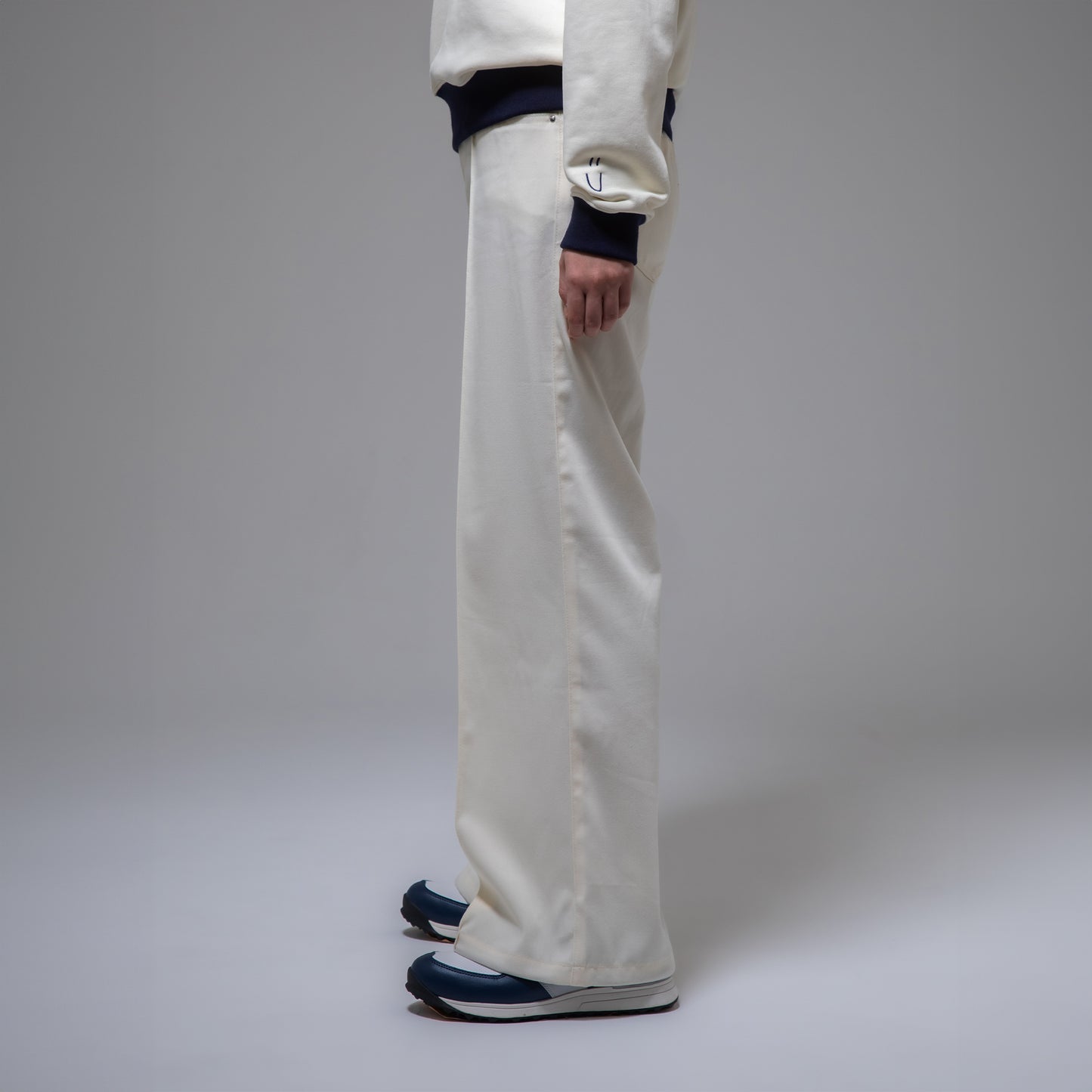 CENTER SEAM FLARE PANTS(IVORY lady's)