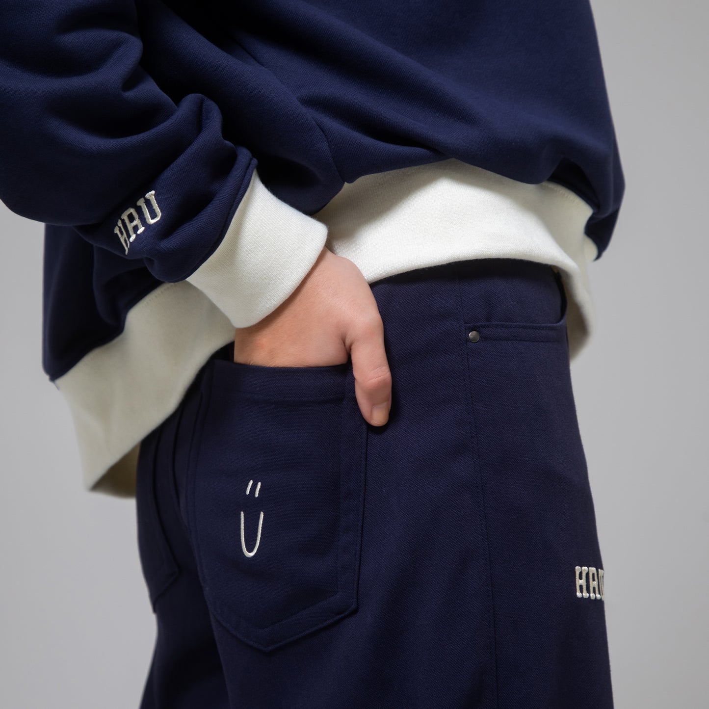 CENTER SEAM FLARE PANTS(NAVY lady's)