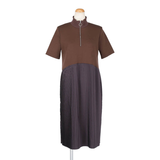 HIGH NECK PLEATED ONEPIECE(BROWN)