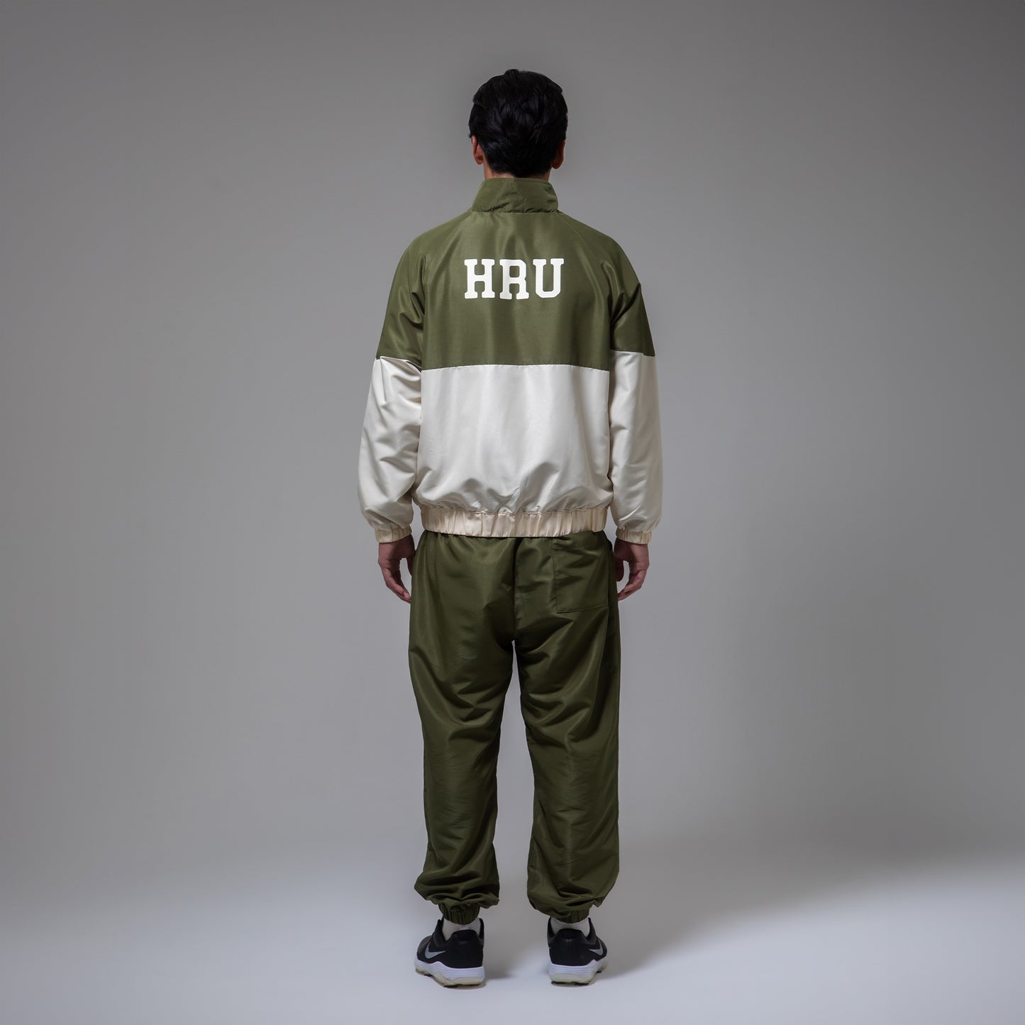NYLON TRACK JKT（OLIVE）