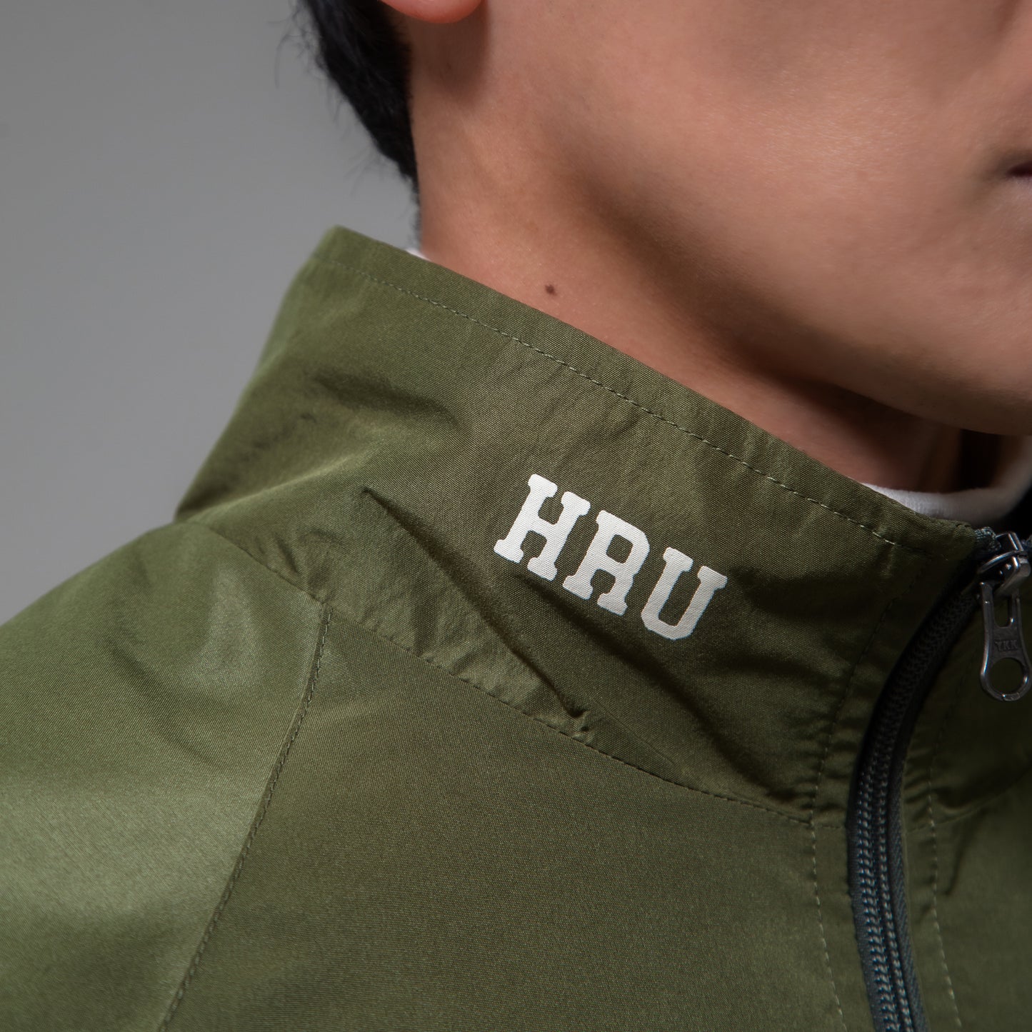 NYLON TRACK JKT（OLIVE）